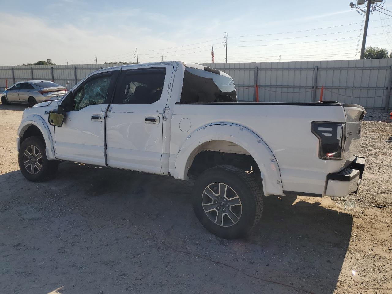 2016 Ford F150 Supercrew - Фото 2