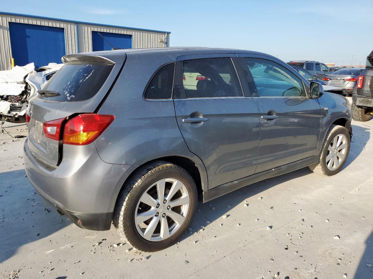 2015 Mitsubishi Outlander Sport Se - Image 3
