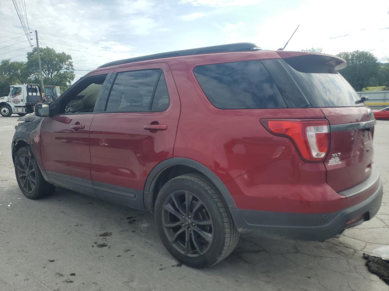 2018 Ford Explorer Xlt - Фото 2