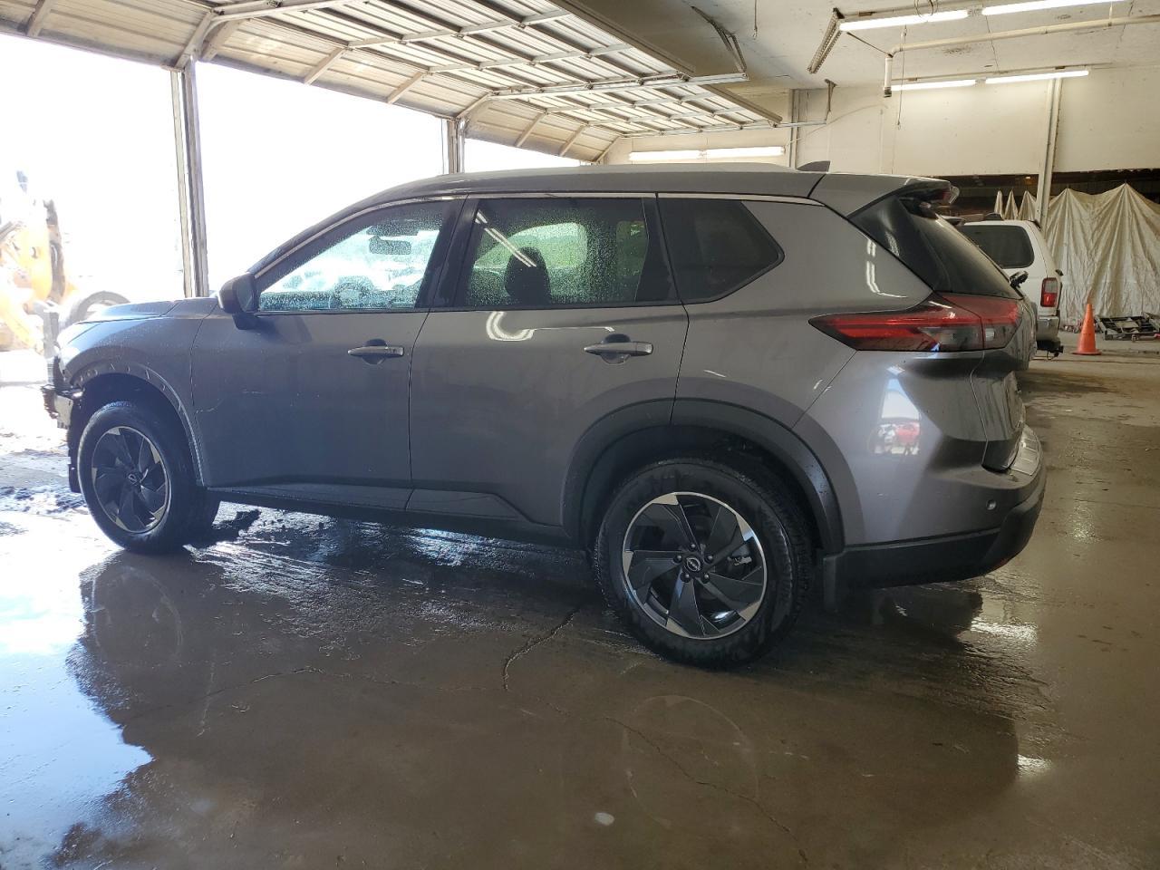 2024 Nissan Rogue Sv - Image 2