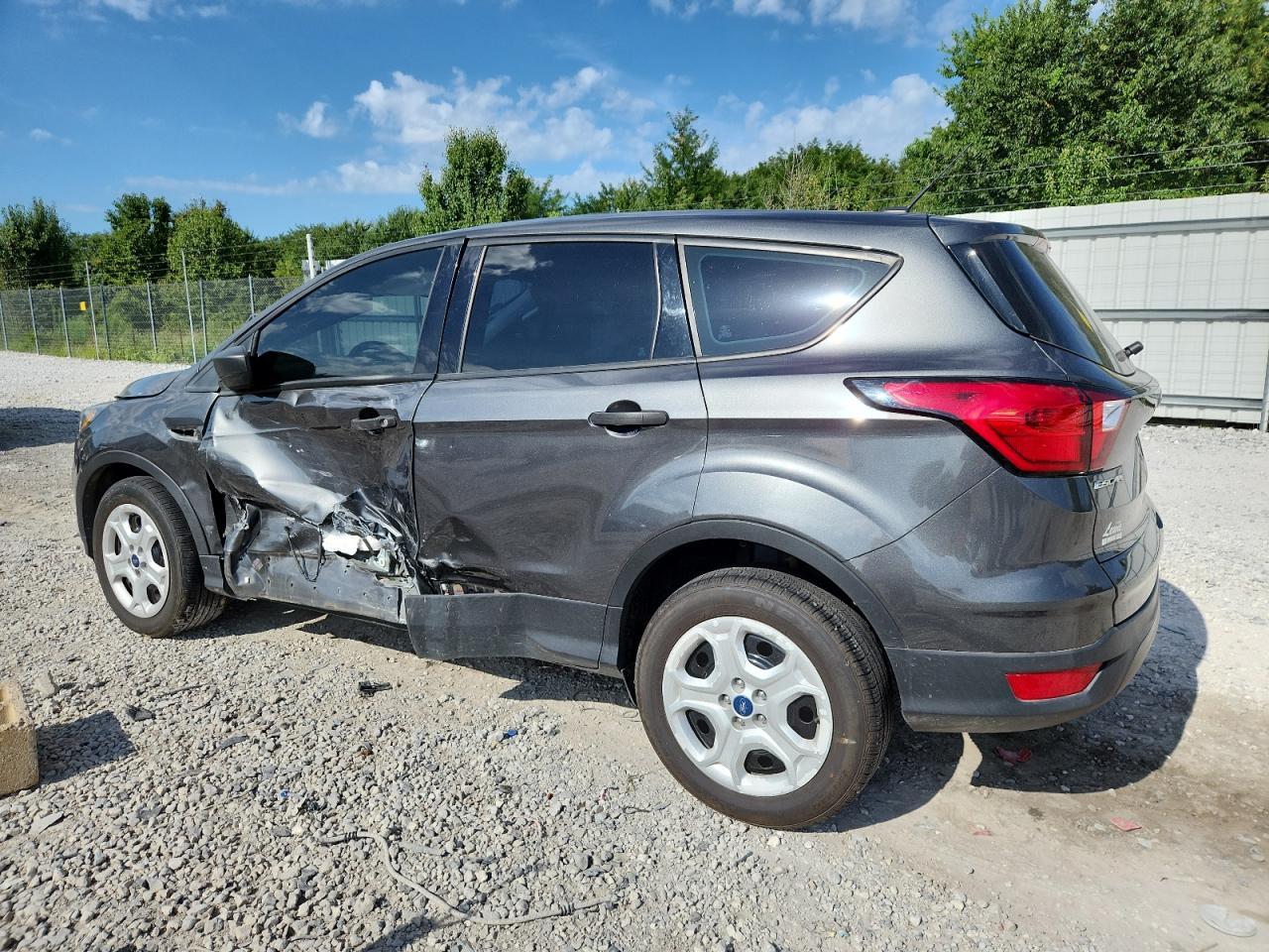 2019 Ford Escape S - Фото 2