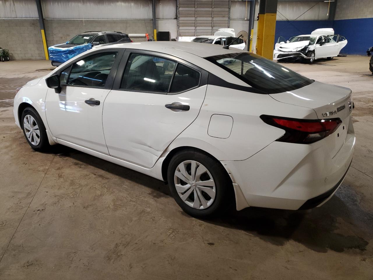 2022 Nissan Versa S - Image 2