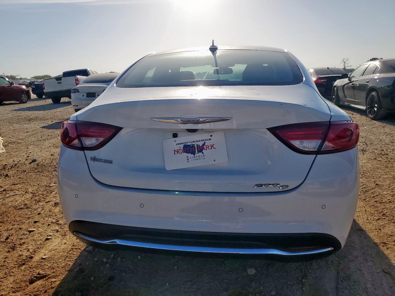 2015 Chrysler 200 C - Фото 6
