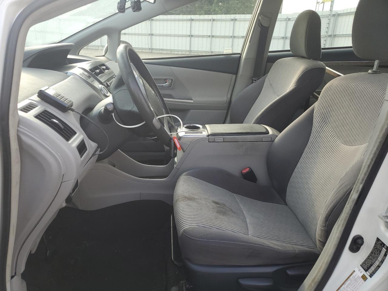 2015 Toyota Prius V - Image 7