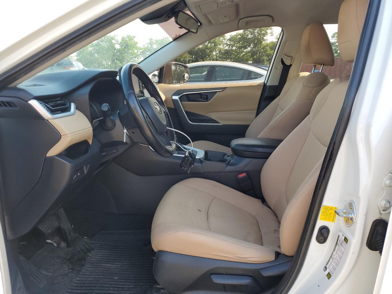 2020 Toyota Rav4 Le - Image 7
