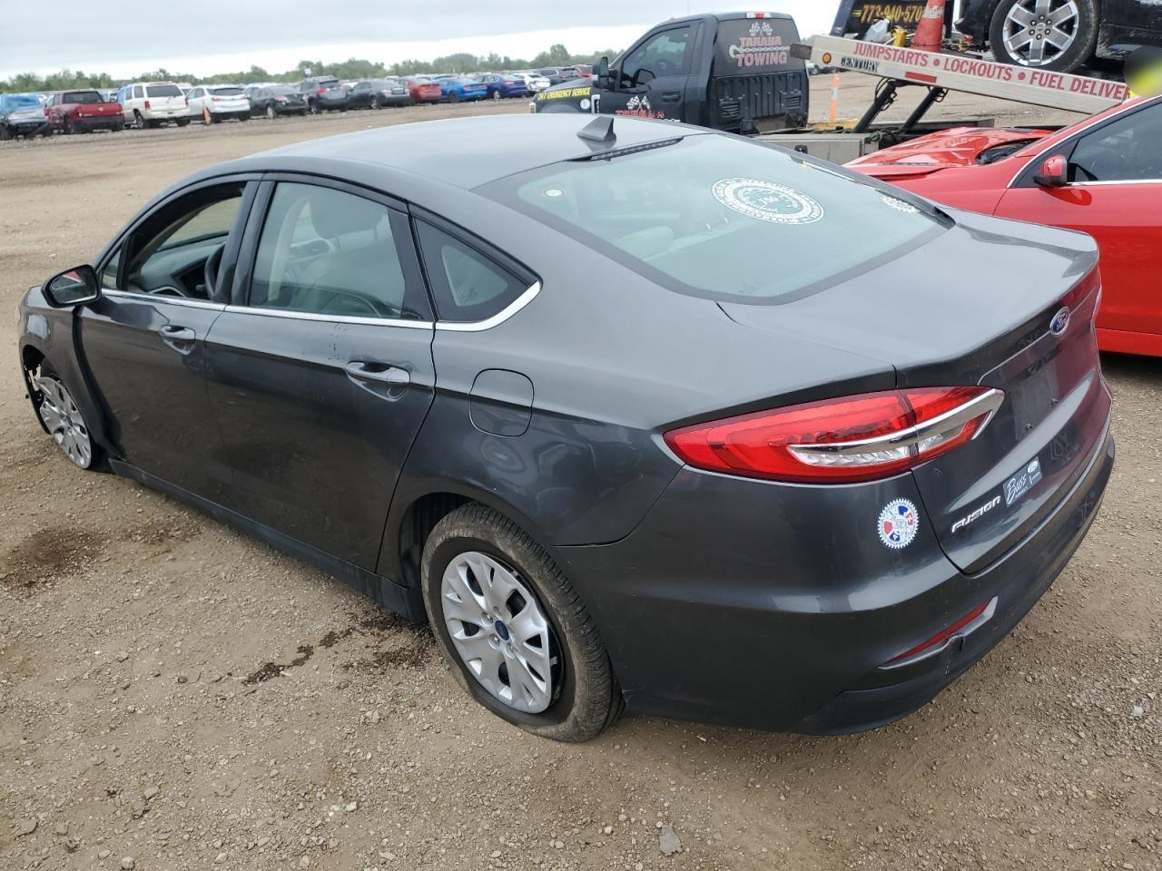 2020 Ford Fusion S - Фото 2