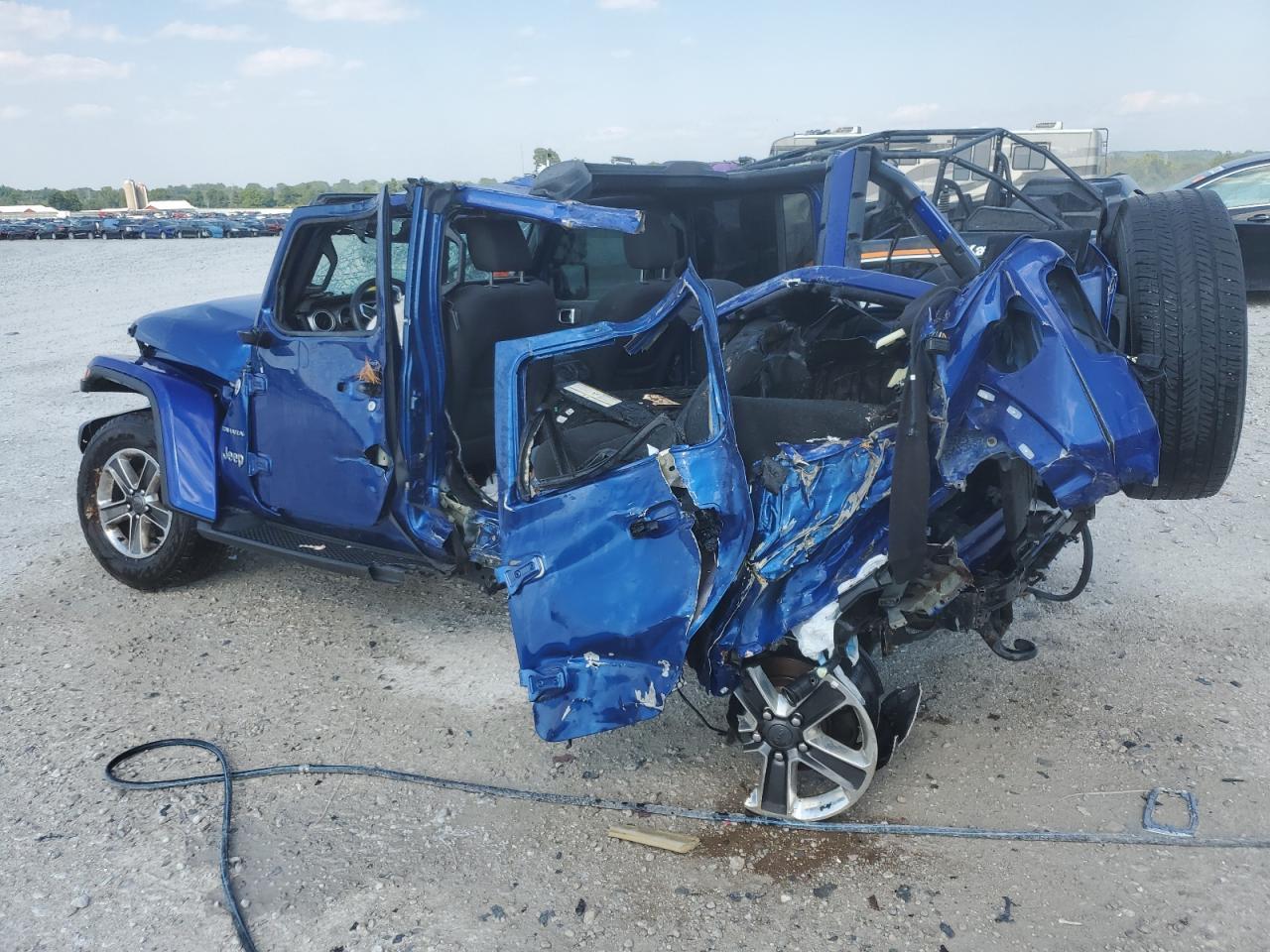 2020 Jeep Wrangler Unlimited Sahara - Фото 2