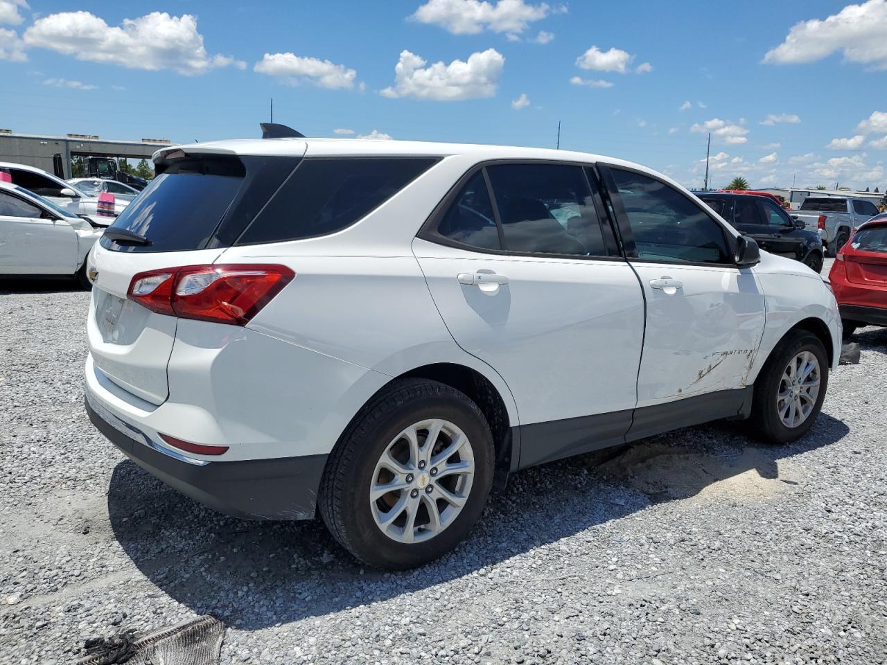2018 Chevrolet Equinox Ls - Фото 3