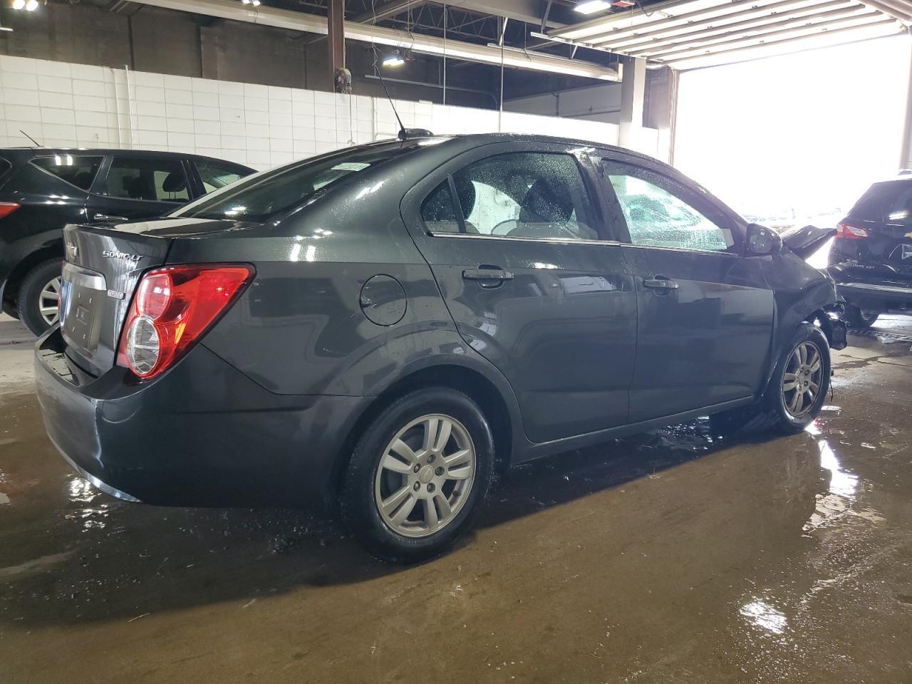 2016 Chevrolet Sonic Lt - Фото 3