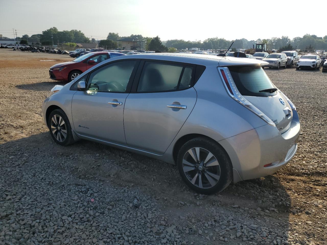 2015 Nissan Leaf S - Фото 2