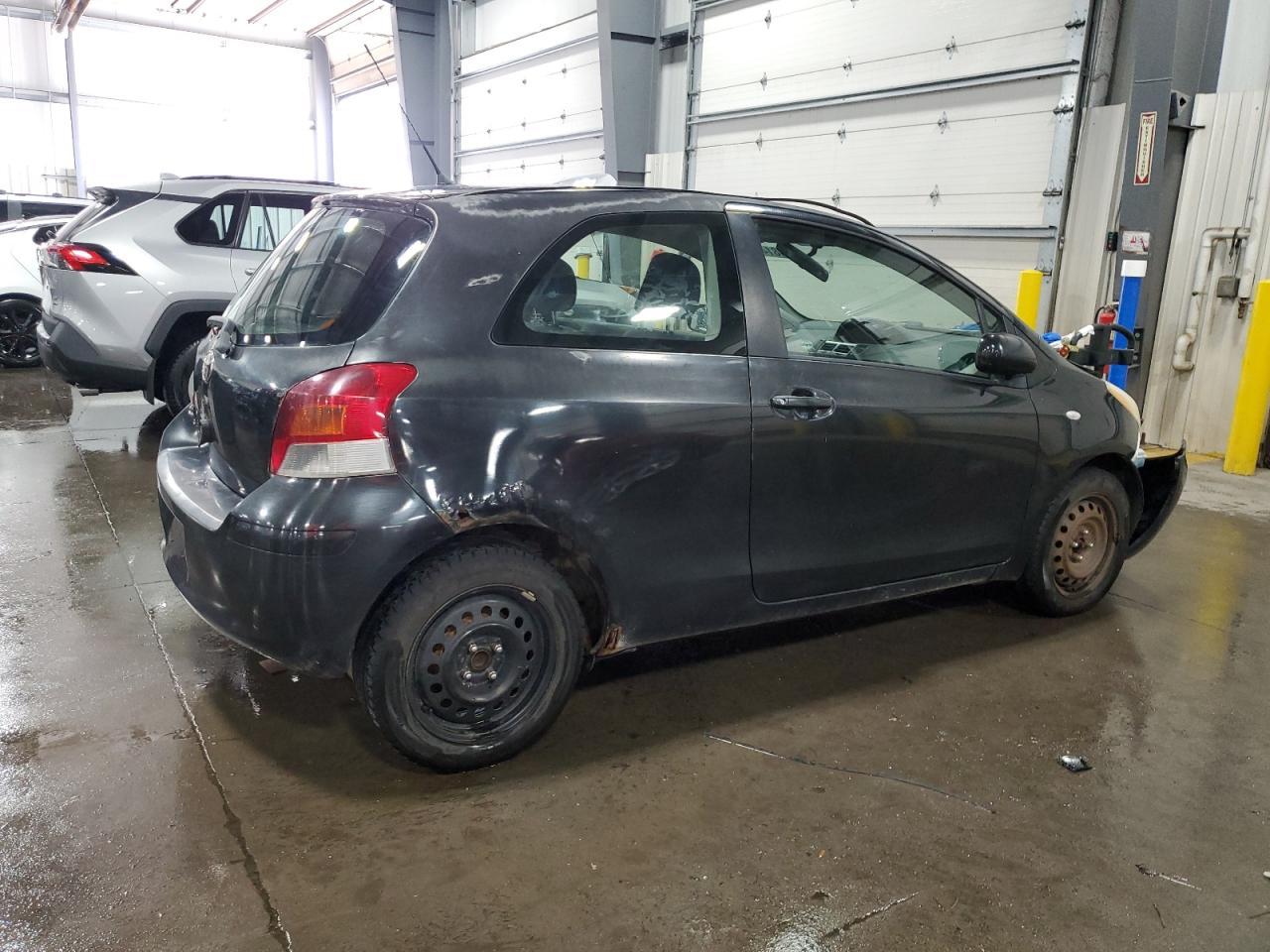 2011 Toyota Yaris - Image 3