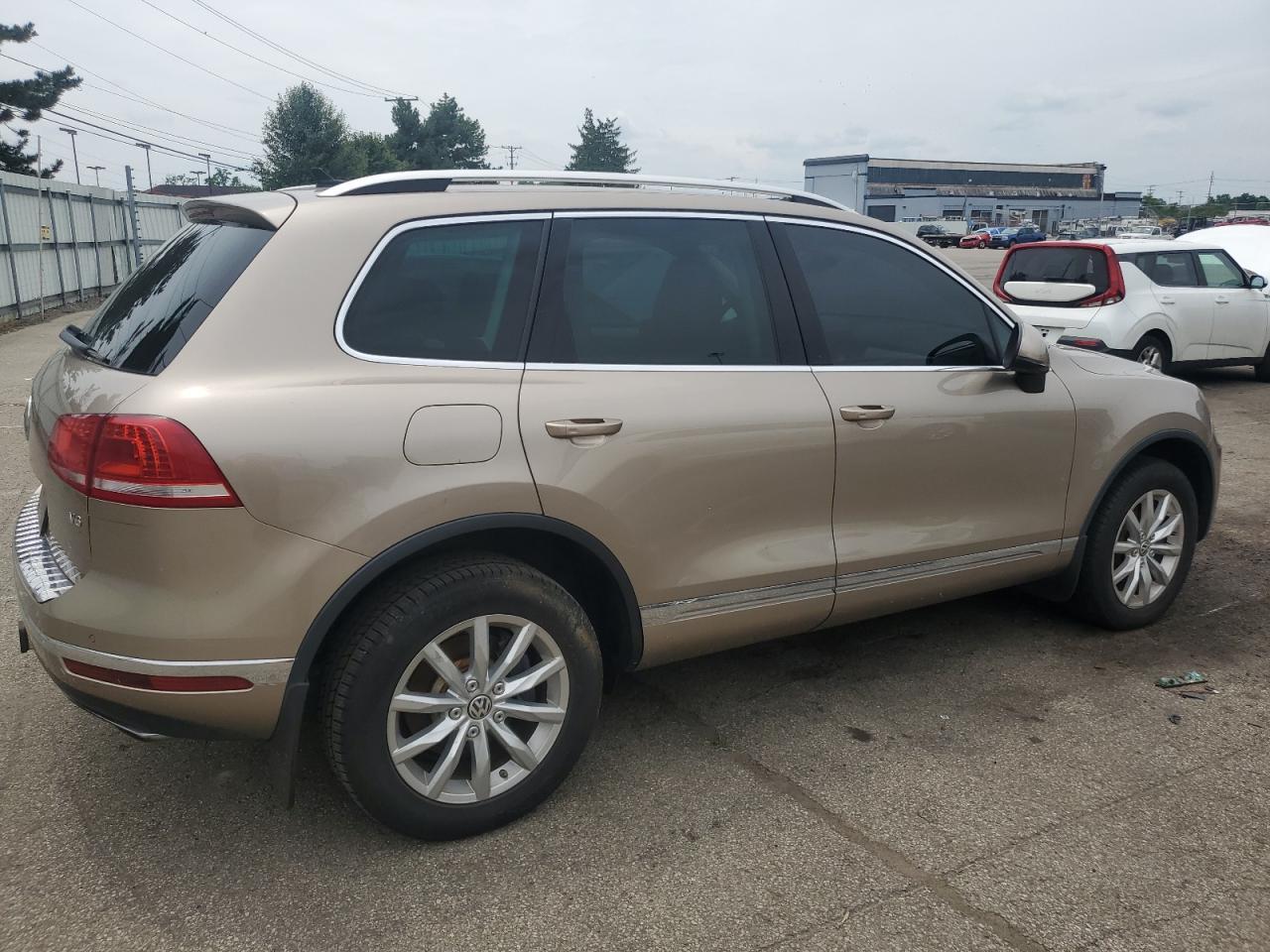 2016 Volkswagen Touareg Sport - Фото 3