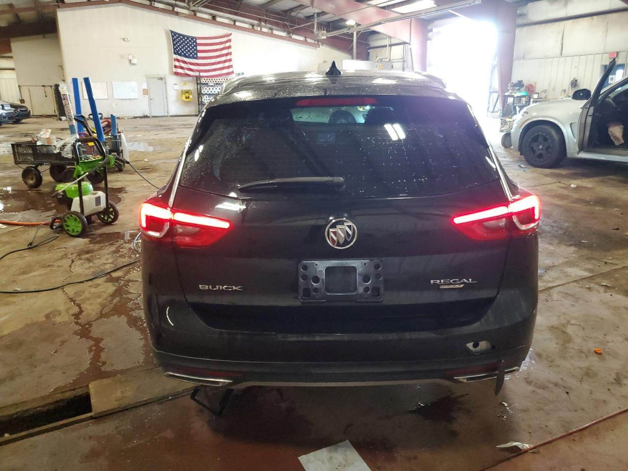 2018 Buick Regal Tourx Preferred - Image 6