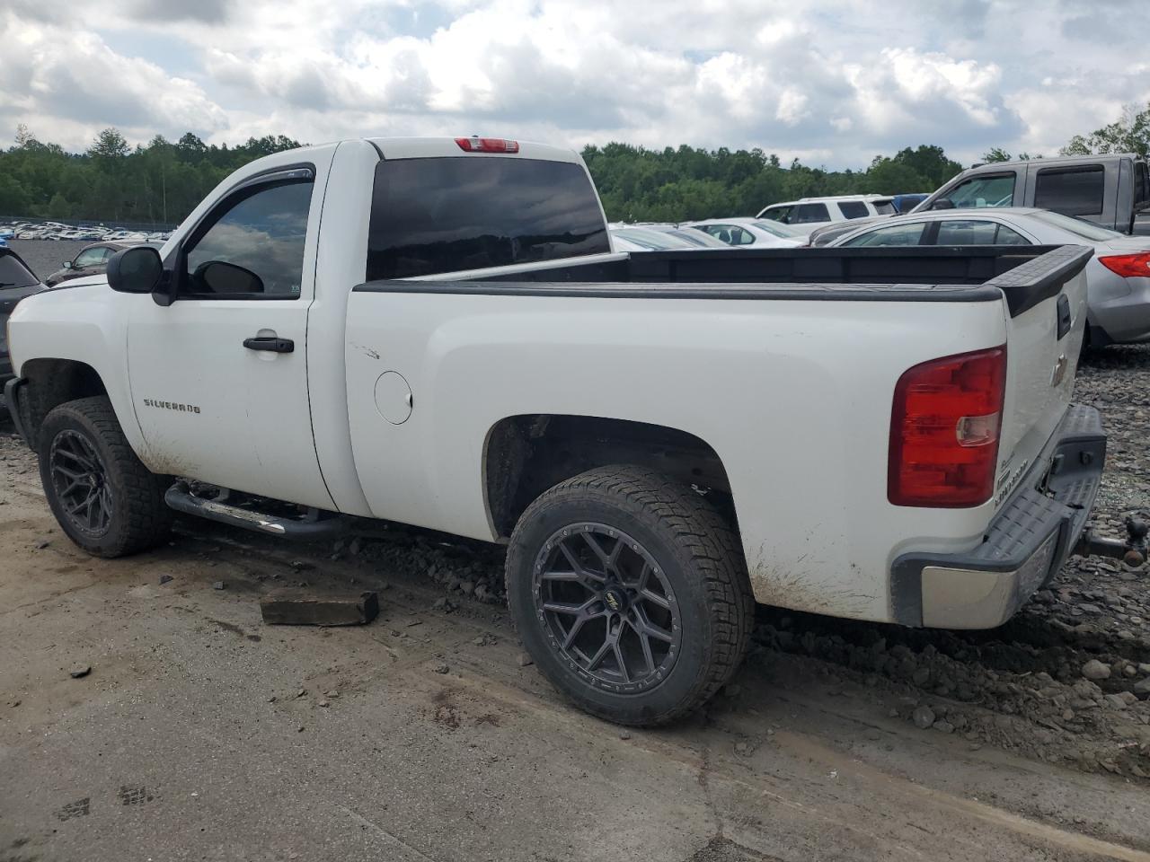 2011 Chevrolet 1500 - Фото 2