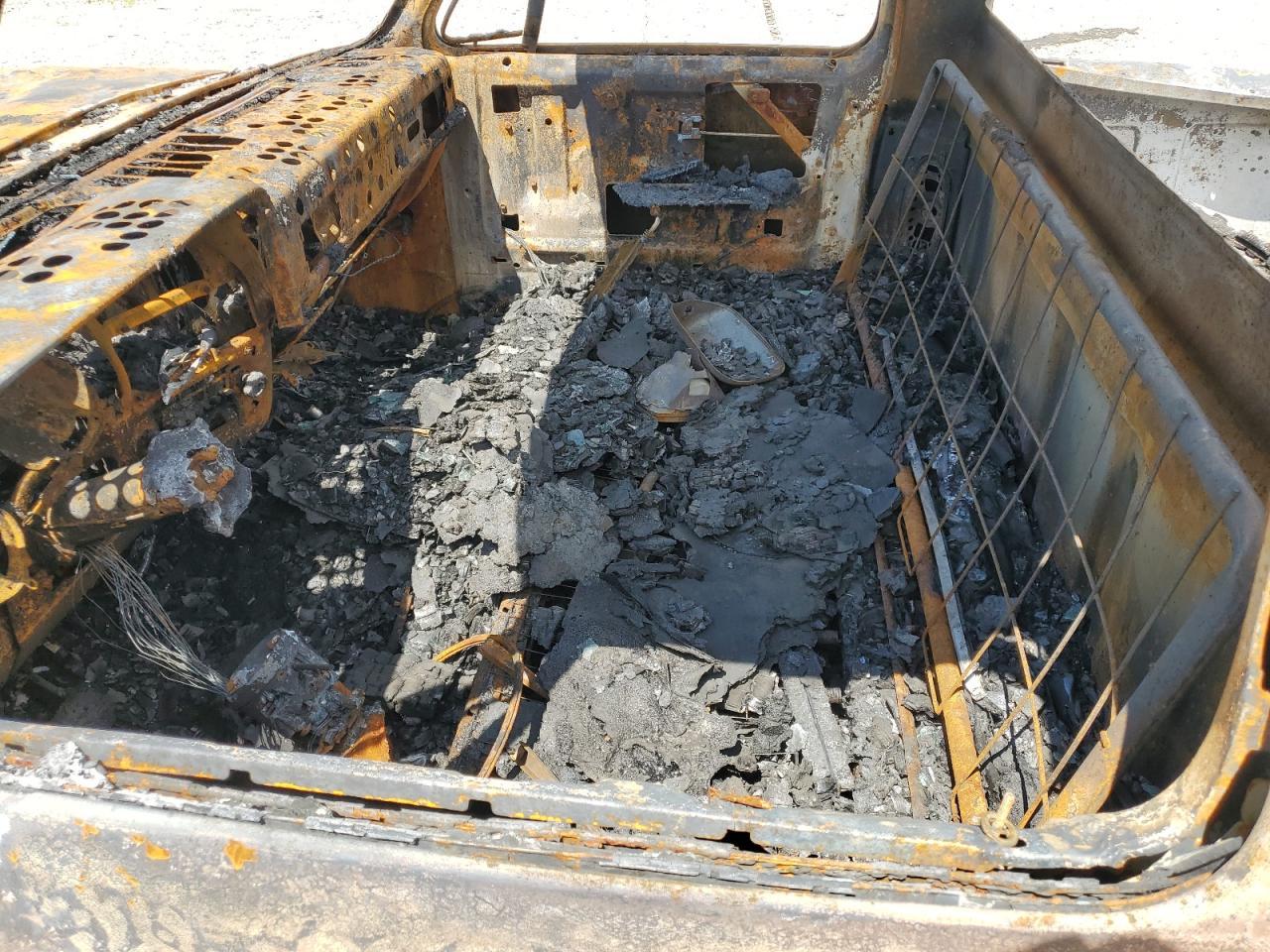 1987 Chevrolet V10 - Image 7