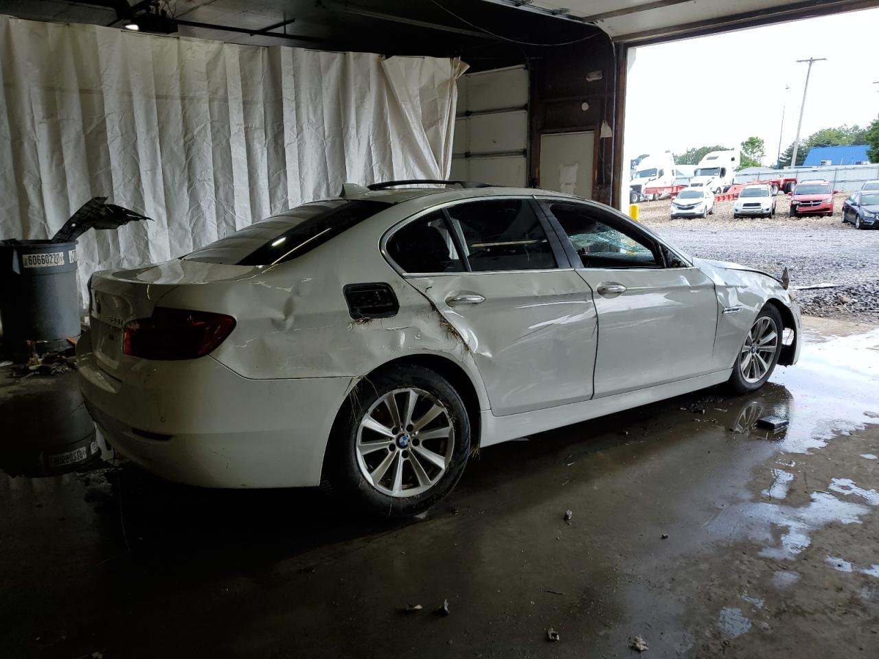 2015 BMW 528 I - Фото 3