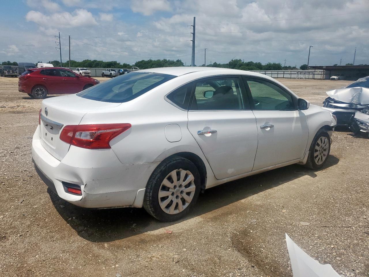 2018 Nissan Sentra S - Фото 3