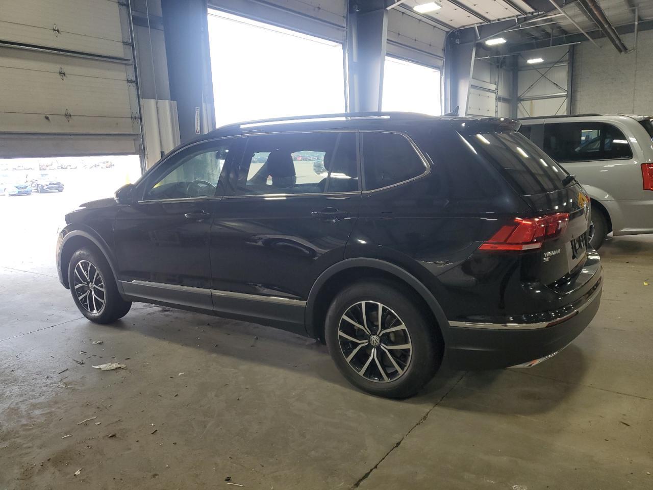 2021 Volkswagen Tiguan Se - Фото 2