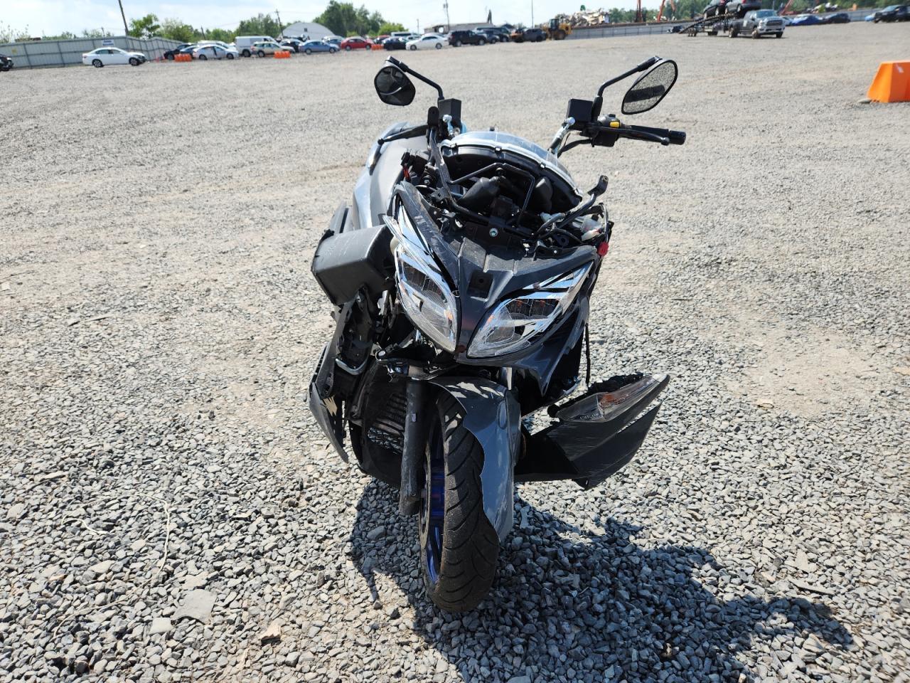 2023 Suzuki Burgman - Фото 2