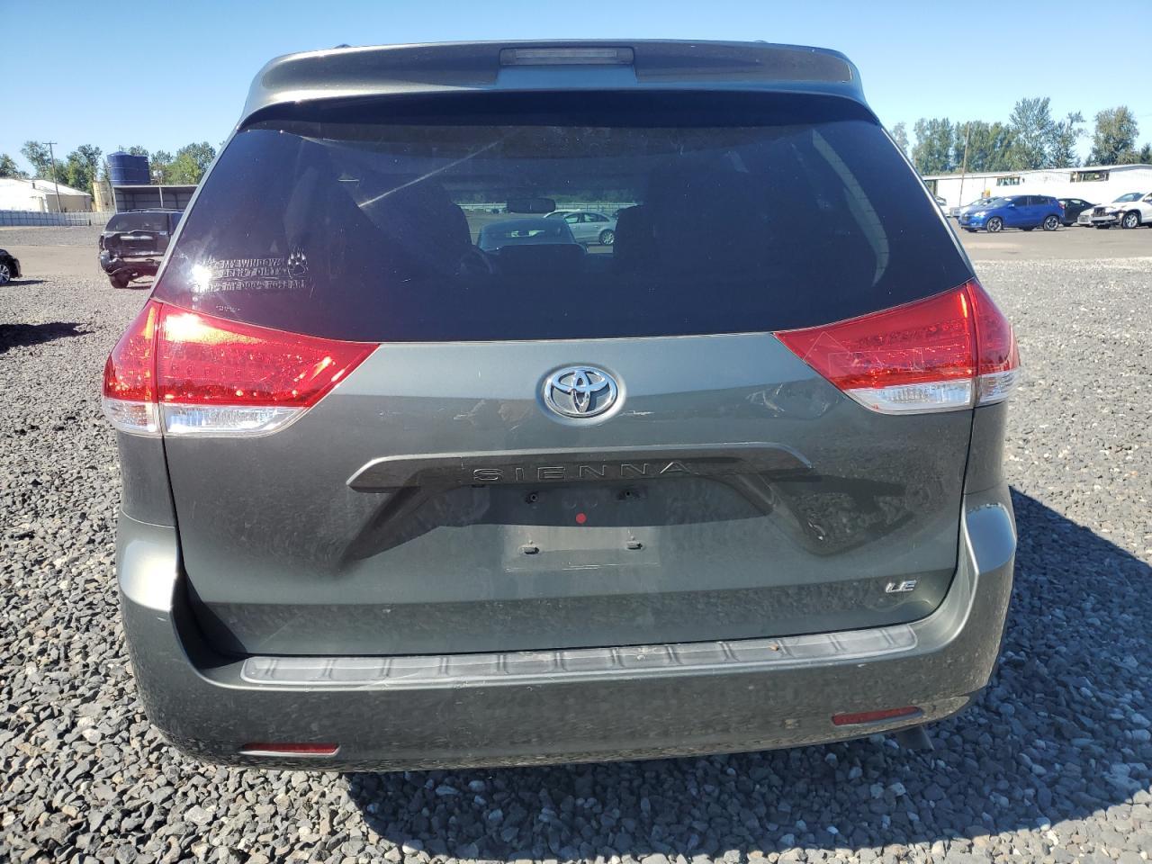 2014 Toyota Sienna Le - Фото 6