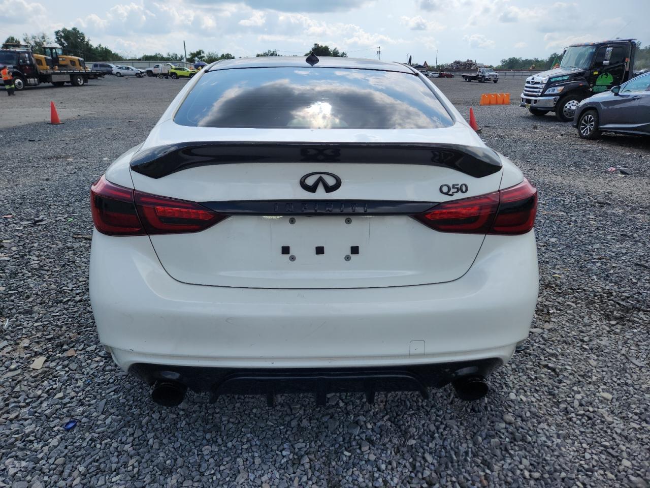 2018 Infiniti Q50 Luxe - Image 6