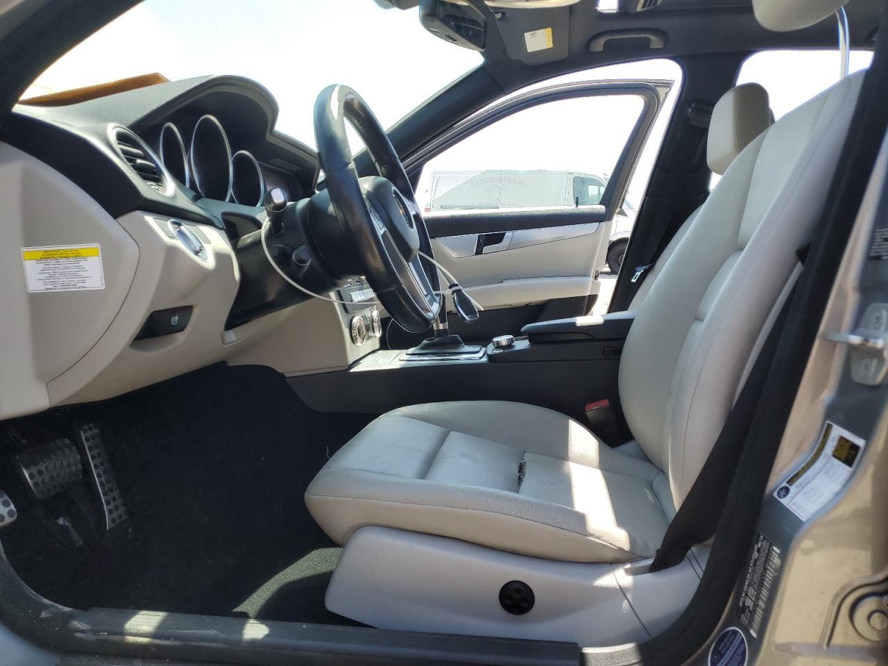 2014 Mercedes-Benz C 250 - Image 7