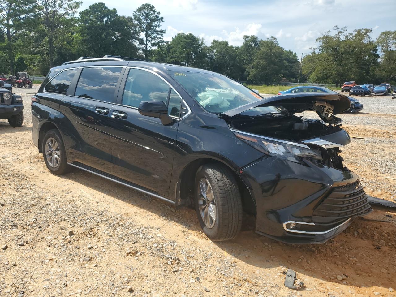 2024 Toyota Sienna Xle - Image 4