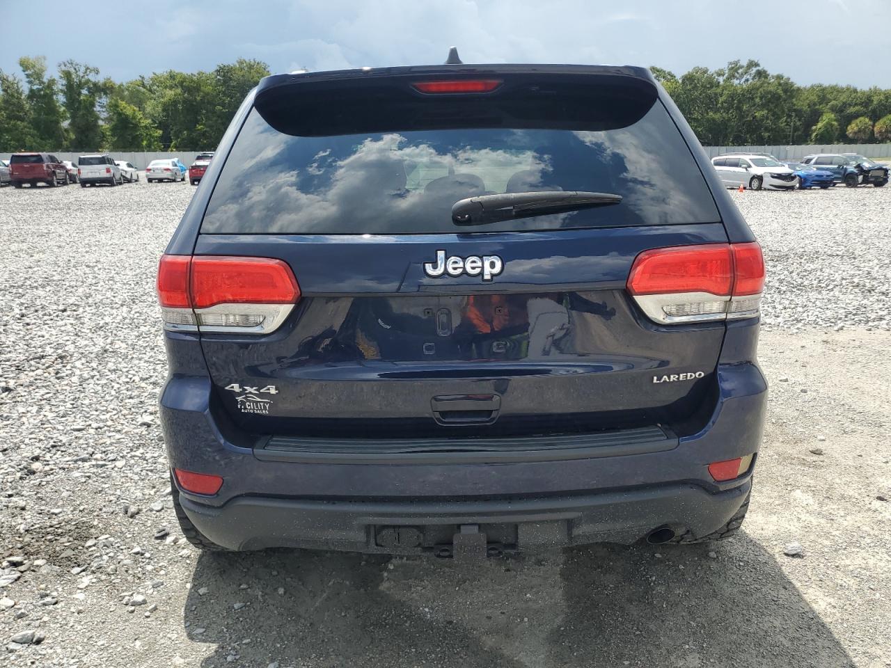 2015 Jeep Grand Cherokee Laredo - Image 6