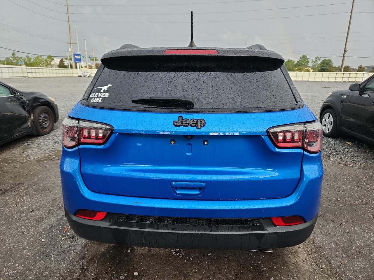 2022 Jeep Compass Latitude - Image 6