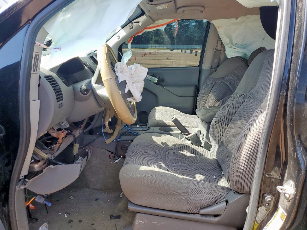 2017 Nissan Frontier S - Image 7