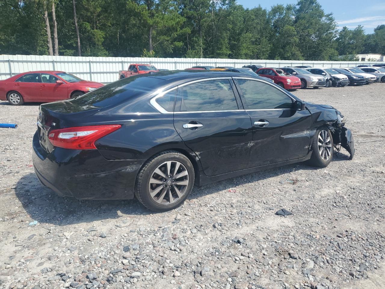 2017 Nissan Altima 2.5 - Фото 3