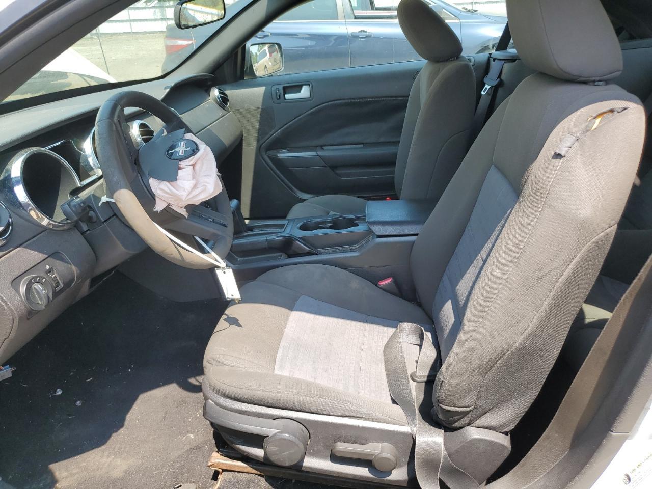 2008 Ford Mustang - Image 7