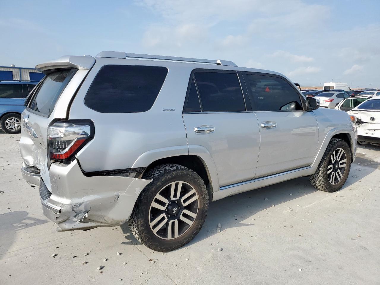 2017 Toyota 4Runner Sr5/Sr5 Premium - Фото 3