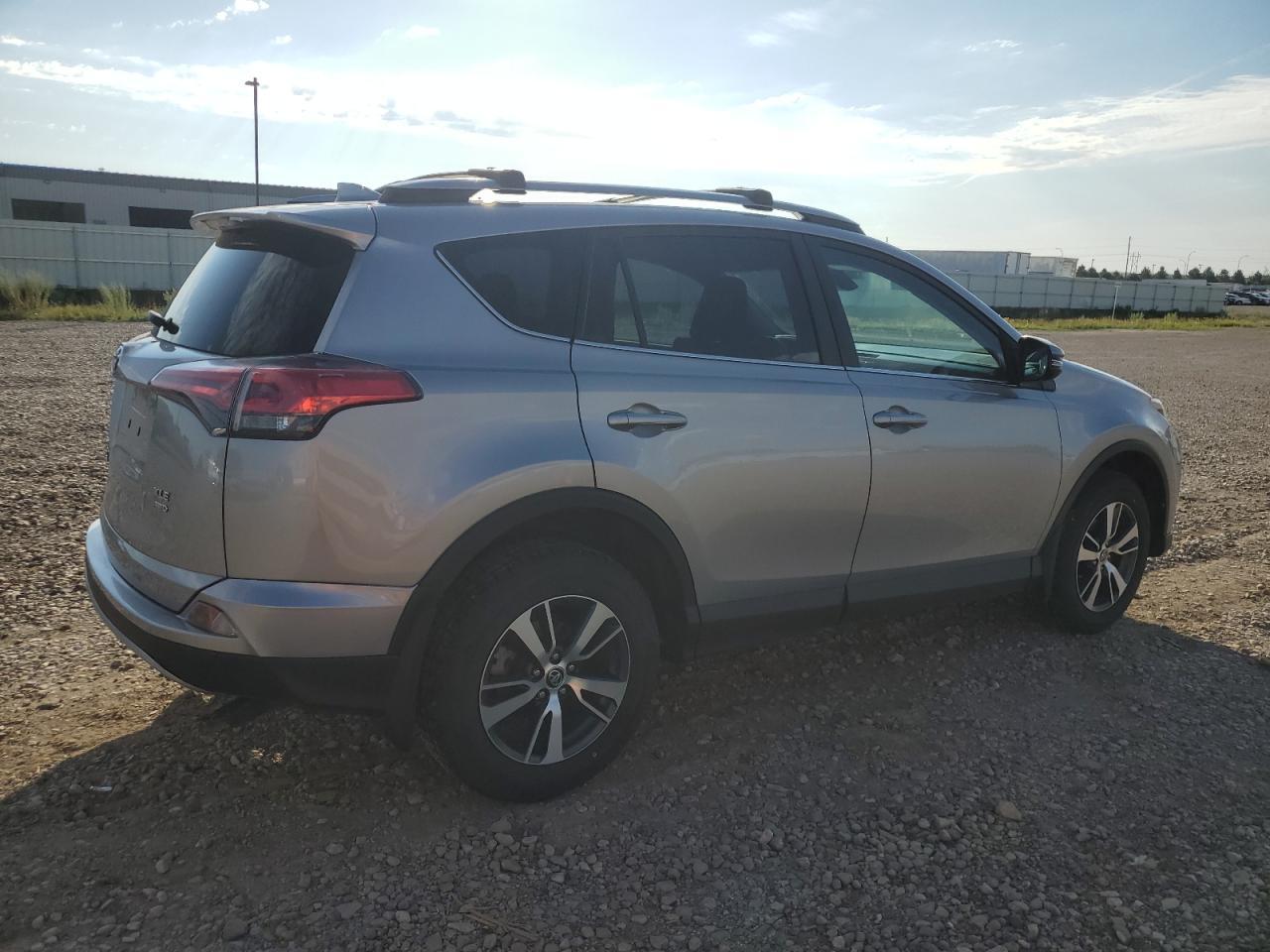 2017 Toyota Rav4 Xle - Фото 3