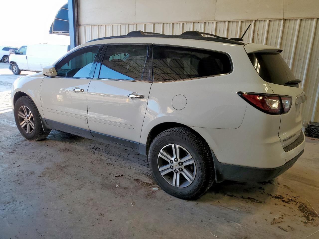 2017 Chevrolet Traverse Lt - Фото 2