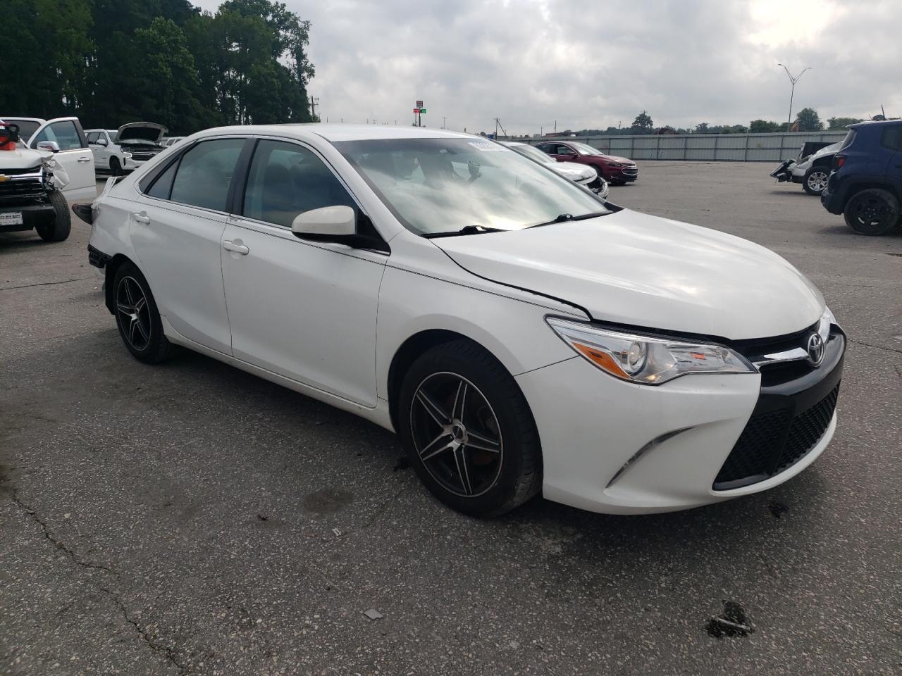 2016 Toyota Camry Le - Image 4