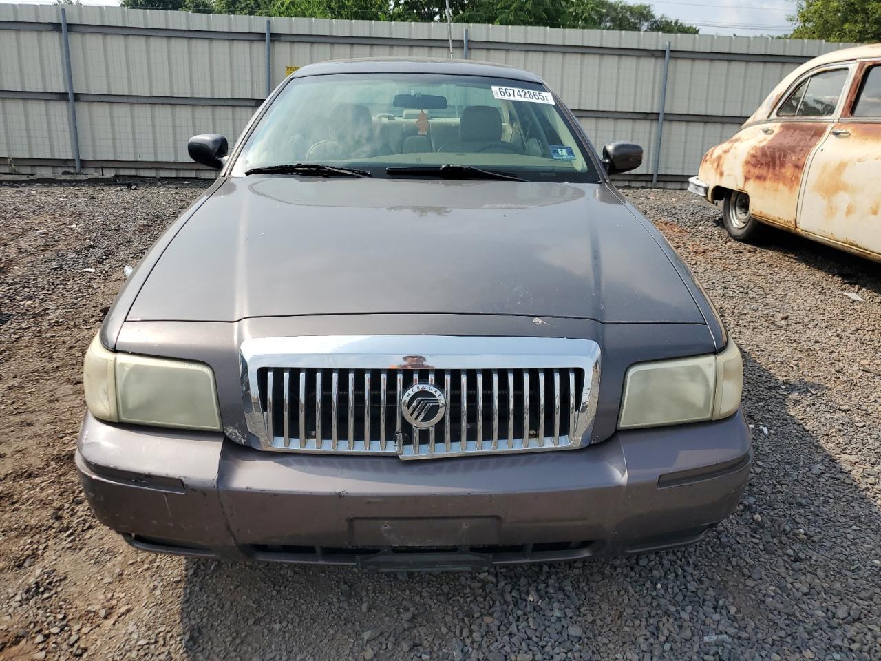 2007 Mercury Grand Marquis Gs - Image 5