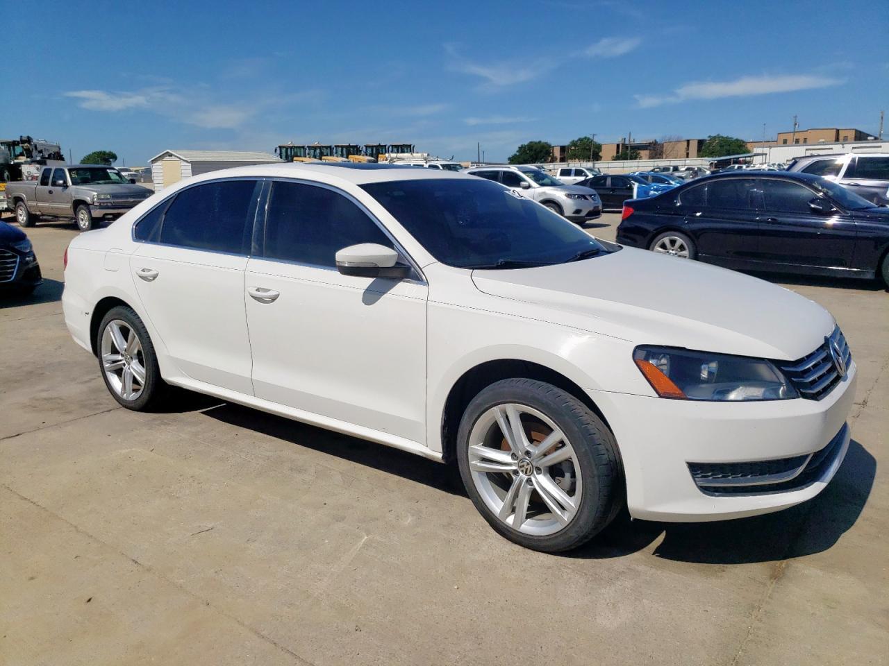 2014 Volkswagen Passat Se - Фото 4