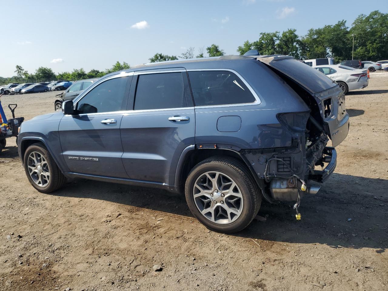 2020 Jeep Grand Cherokee Overland - Фото 2