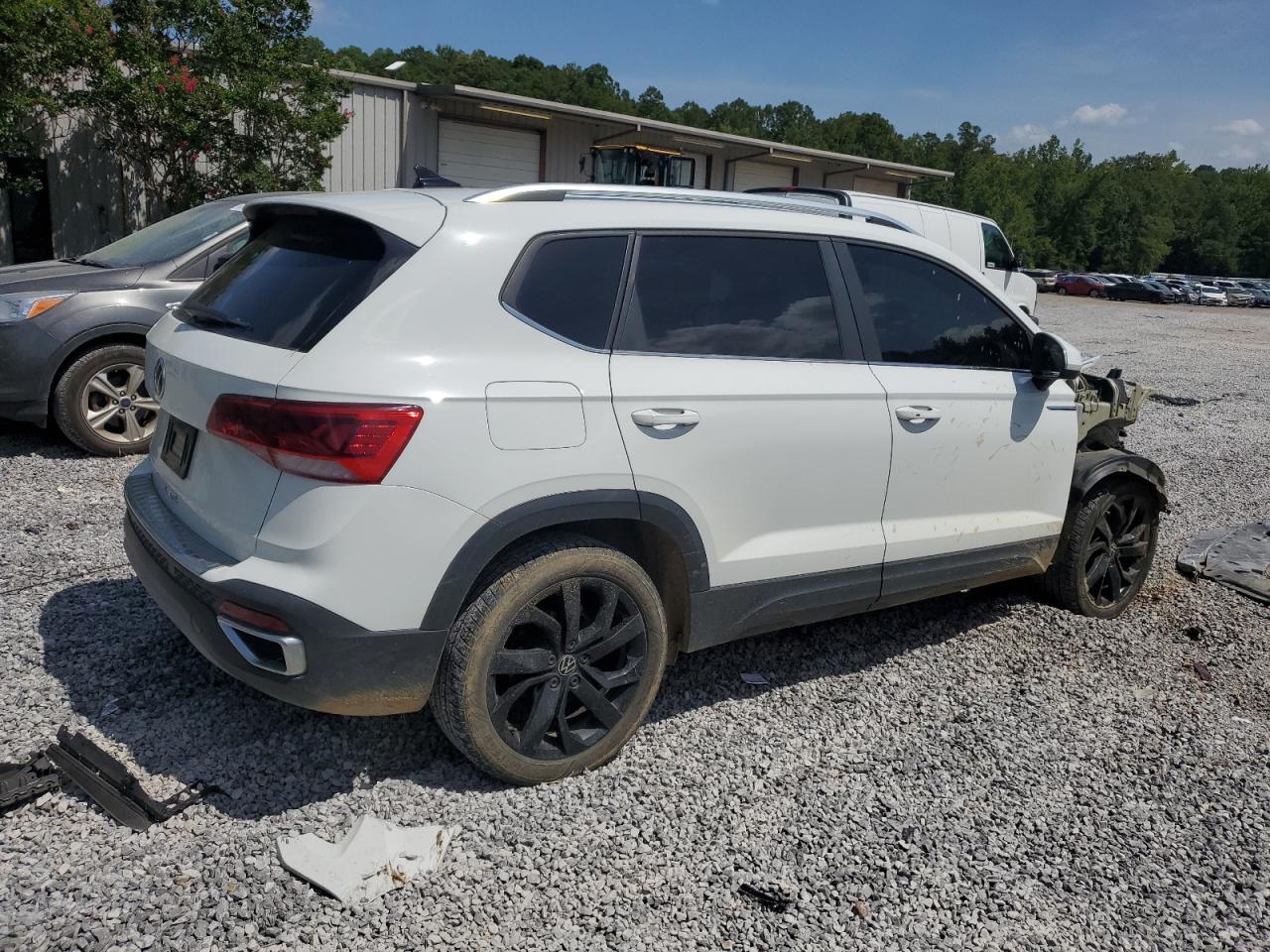 2022 Volkswagen Taos Se - Image 3