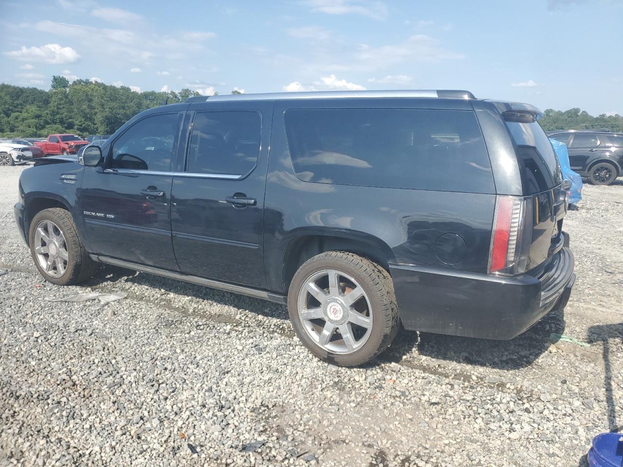 2013 Cadillac Escalade Esv Premium - Image 2