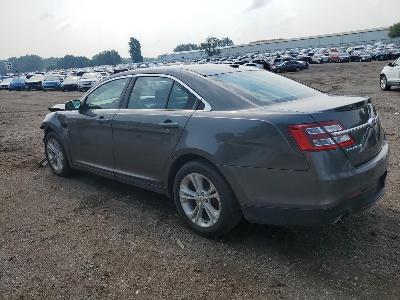 2016 Ford Taurus Sel - Фото 2