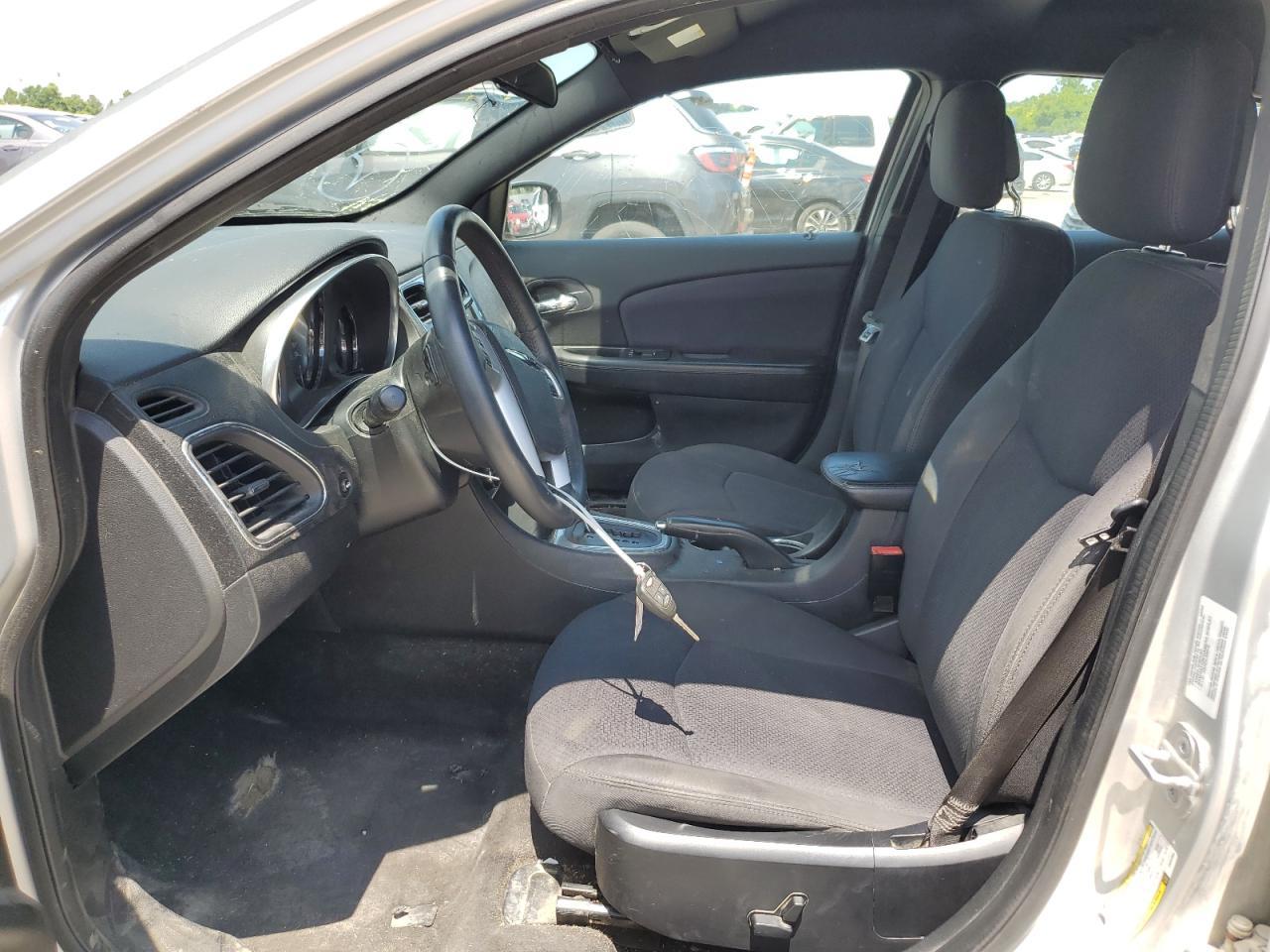 2012 Chrysler 200 Touring - Image 7