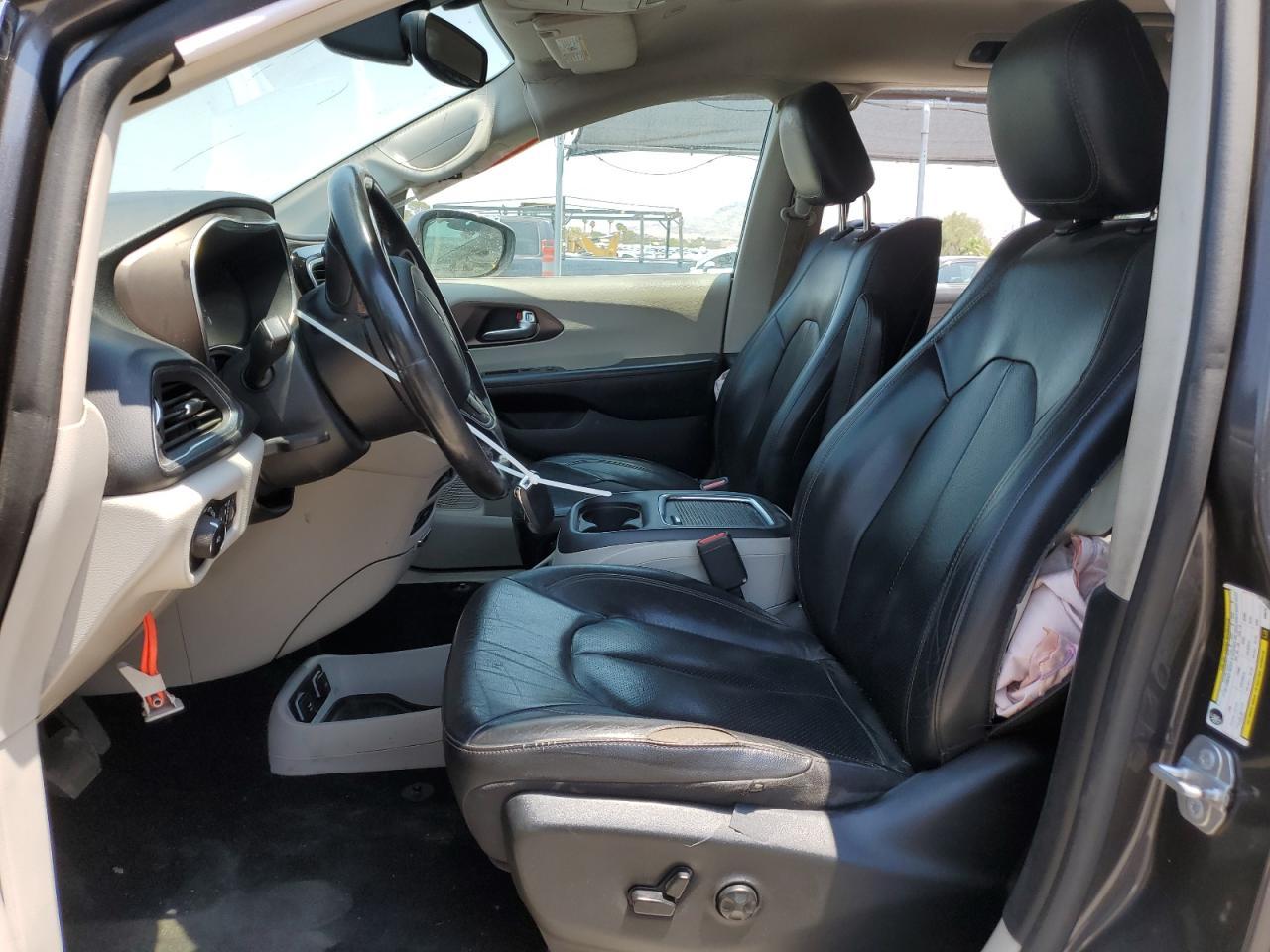 2019 Chrysler Pacifica Touring L Plus - Фото 7