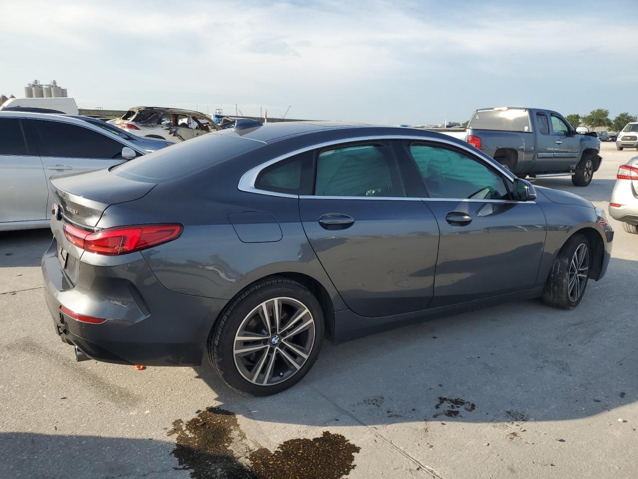 2020 BMW 228Xi - Фото 3