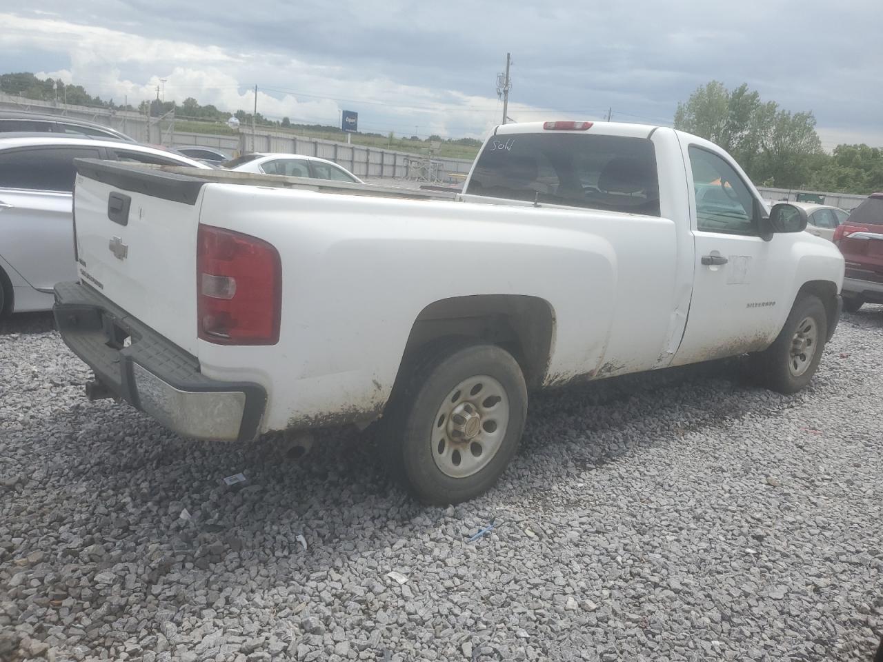2011 Chevrolet Silverado C1500 - Фото 3