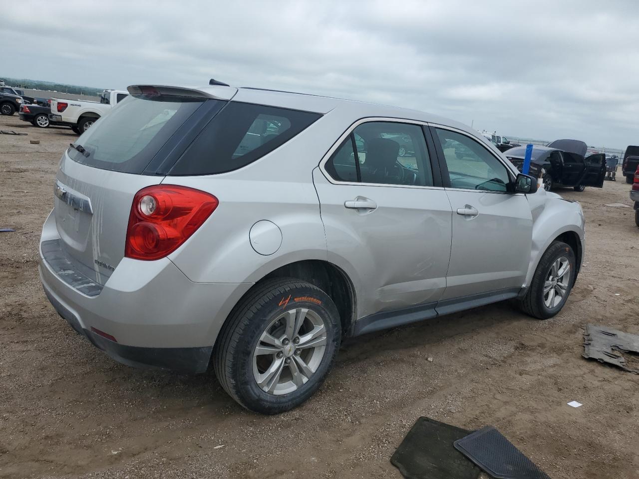 2013 Chevrolet Equinox Ls - Image 3