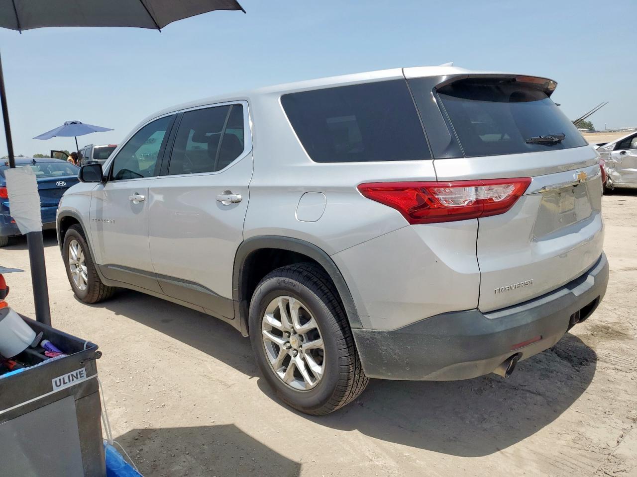 2018 Chevrolet Traverse Ls - Фото 2