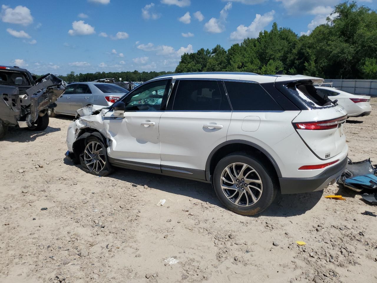 2021 Lincoln Corsair - Image 2