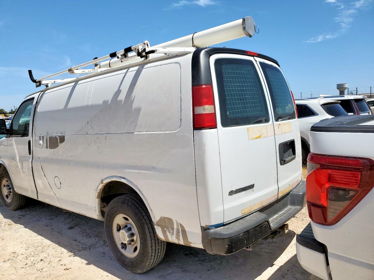 2013 Chevrolet Express G2500 - Image 6